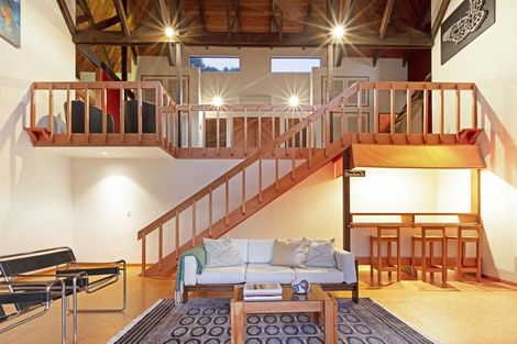 Photo of property in 30 Ngaumatau Road, Point Howard, Lower Hutt, 5013