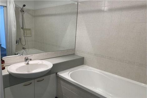 Photo of property in Regent Courts, 3/75 Gloucester Street, Christchurch Central, Christchurch, 8013