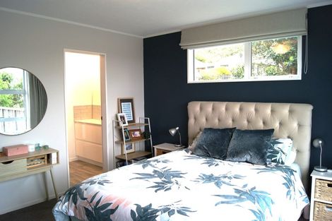 Photo of property in 78 Thurleigh Grove, Karori, Wellington, 6012