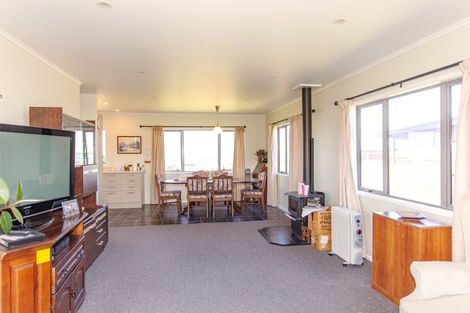 Photo of property in 34 Okiwa Terrace, Waiinu Beach, Whanganui, 4588