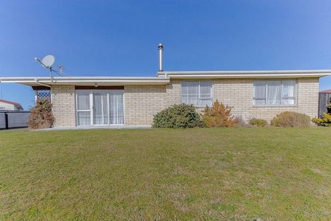 Photo of property in 25 Barton Street, Marton, 4710