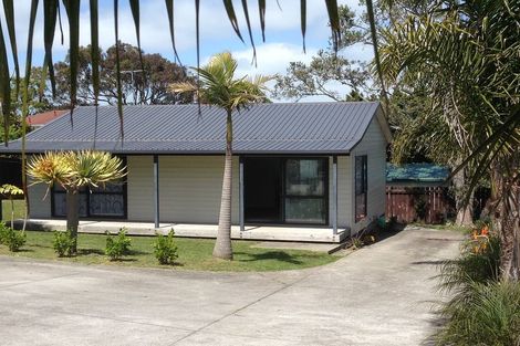 Photo of property in 21a Lantana Road, Green Bay, Auckland, 0604