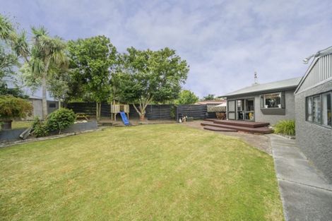 Photo of property in 2 Pukatea Place, Milson, Palmerston North, 4414