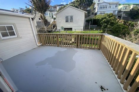 Photo of property in 8 Hawker Street, Mount Victoria, Wellington, 6011