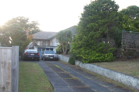 Photo of property in 1/223 Glenfield Road, Hillcrest, Auckland, 0627
