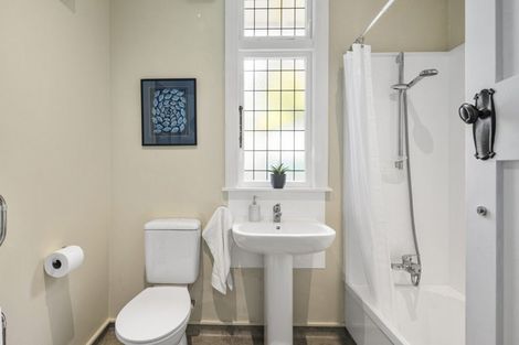 Photo of property in 17 Firth Terrace, Karori, Wellington, 6012