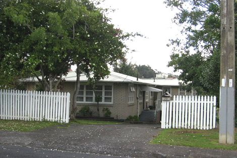 Photo of property in 20 Renata Crescent, Te Atatu Peninsula, Auckland, 0610