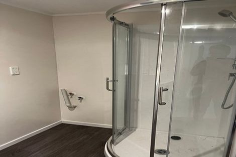 Photo of property in 280 Great North Road, Henderson, Auckland, 0612