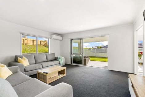 Photo of property in 76 Stace Hopper Drive, One Tree Point, 0118