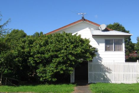 Photo of property in 2/24 Posa Avenue, Henderson, Auckland, 0612