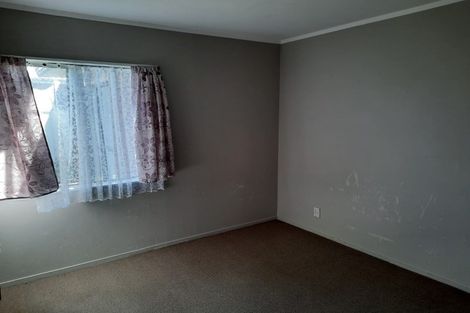 Photo of property in 2/34 Penion Drive, Flat Bush, Auckland, 2023