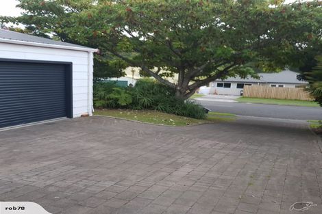 Photo of property in 76 Resolution Road, Welcome Bay, Tauranga, 3112