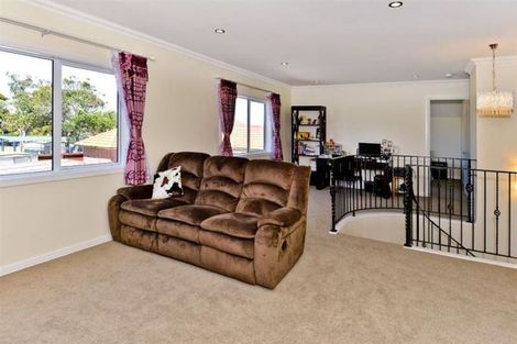 Photo of property in 9a Harrison Avenue, Belmont, Auckland, 0622