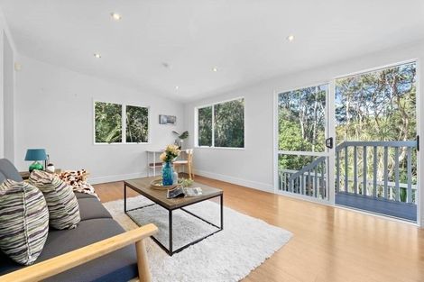 Photo of property in 28 Emlyn Place, Torbay, Auckland, 0630