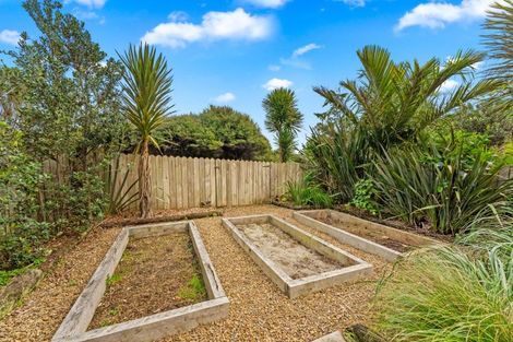 Photo of property in 99 Waitea Road, Muriwai, Waimauku, 0881