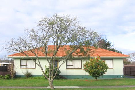 Photo of property in 15 Oakfield Crescent, Pukete, Hamilton, 3200