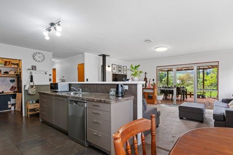 Photo of property in 83 Aquarius Drive, Kawaha Point, Rotorua, 3010