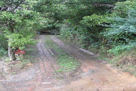 Photo of property in 110 Ruskin Road, Newlands, Wellington, 6037