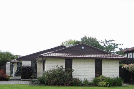 Photo of property in 4 Regency Crescent, Redwood, Christchurch, 8051