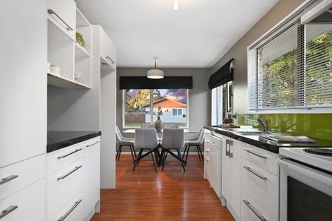 Photo of property in 12 Malabar Crescent, Broomfield, Christchurch, 8042