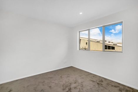 Photo of property in 48/11 Ray Small Drive, Papakura, 2110