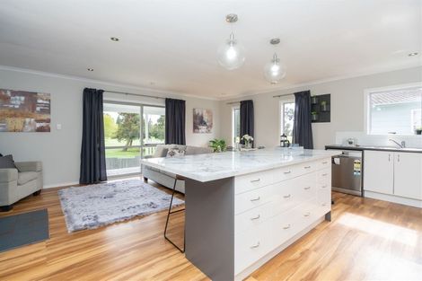 Photo of property in 19 Crescent Court, Melville, Hamilton, 3206