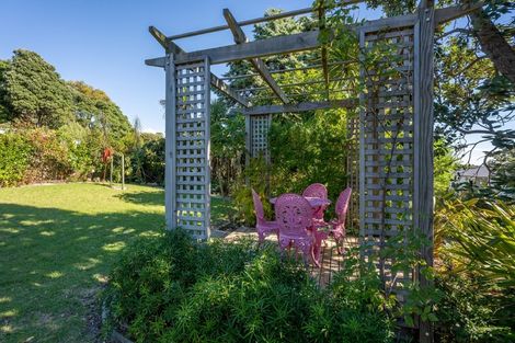 Photo of property in 15 Napier Grove, Waikanae Beach, Waikanae, 5036