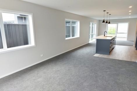 Photo of property in 4 Thornbury Lane, Timberlea, Upper Hutt, 5018