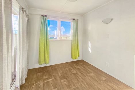 Photo of property in 118 Rathgar Road, Henderson, Auckland, 0610