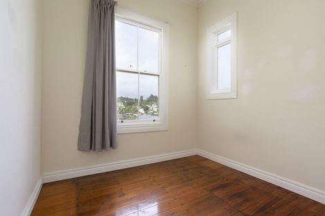 Photo of property in 8 Forlong Rise, Helensville, 0800