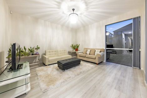 Photo of property in 12 Courage Road, Papakura, 2110