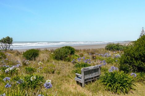 Photo of property in 127 Blue Pacific Parade, Riversdale Beach, Masterton, 5872