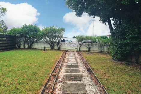 Photo of property in 17 Verbena Road, Birkdale, Auckland, 0626