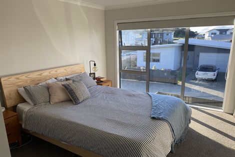 Photo of property in 4 Tieke Lane, Kenepuru, Porirua, 5022