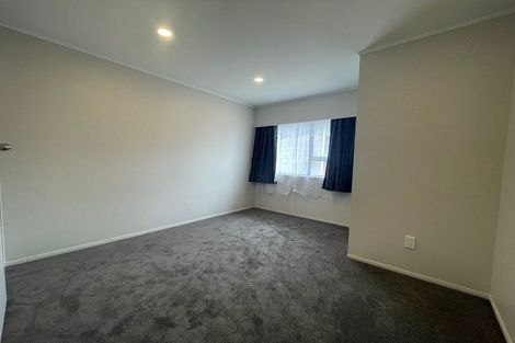 Photo of property in 2/9 Norman Spencer Drive, Papatoetoe, Auckland, 2104