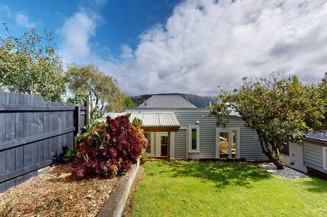 Photo of property in 19 Fernhill Terrace, Wadestown, Wellington, 6012