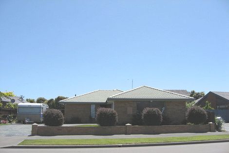 Photo of property in 2a Rue De La Mare, Parklands, Christchurch, 8083