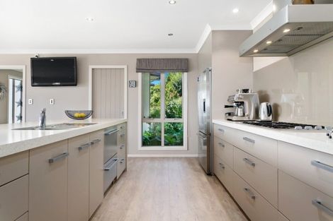 Photo of property in 28 Shera Street, Acacia Bay, Taupo, 3330