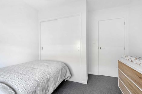 Photo of property in 1 Rehua Place, Waiwhakaiho, New Plymouth, 4312