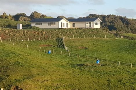 Photo of property in 610 Dover Road, Okato, New Plymouth, 4374