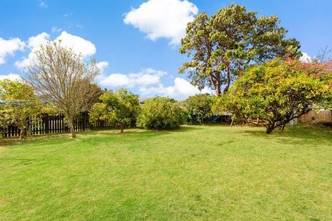 Photo of property in 7 Bayside Avenue, Te Atatu Peninsula, Auckland, 0610