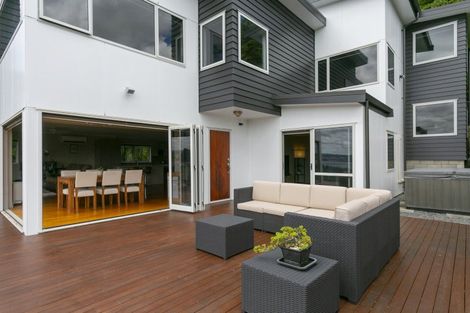Photo of property in 33 Shera Street, Acacia Bay, Taupo, 3330