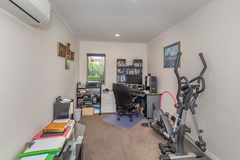 Photo of property in 64 Lea Grove, Levin, 5572