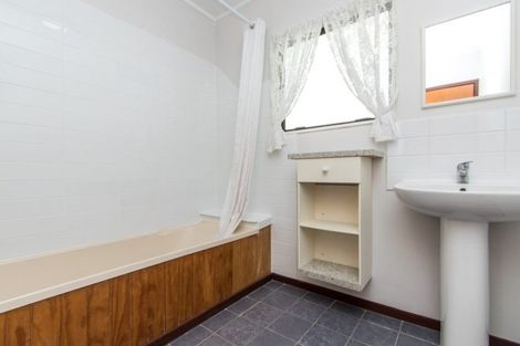 Photo of property in 2/123 Spinella Drive, Bayview, Auckland, 0629