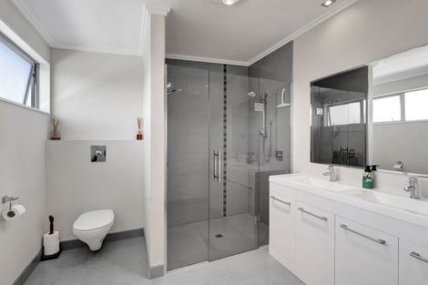 Photo of property in 18 Parkvue Drive, Bell Block, New Plymouth, 4312