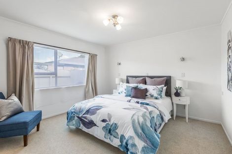 Photo of property in 1/218 Centreway Road, Orewa, 0931