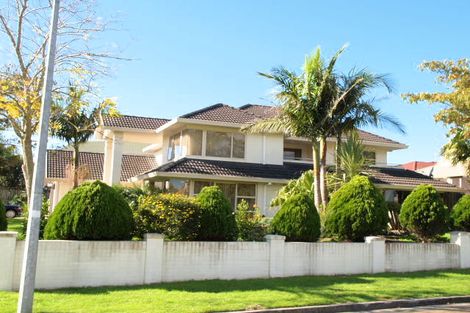 Photo of property in 2 Bampton Rise, Northpark, Auckland, 2013