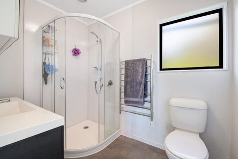 Photo of property in 207 Mangakura Road, Helensville, 0875