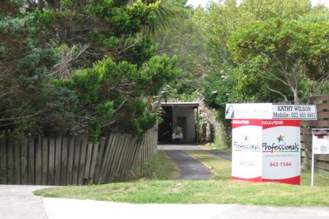 Photo of property in 3/25a Tramway Road, Beach Haven, Auckland, 0626