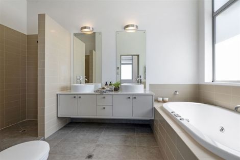 Photo of property in 15 Challenger Lane, Redcliffs, Christchurch, 8081